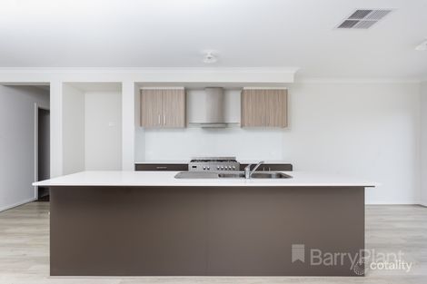 Property photo of 8 Manning Circuit Tarneit VIC 3029