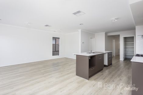 Property photo of 8 Manning Circuit Tarneit VIC 3029