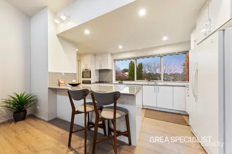 Property photo of 2 Sumner Court Berwick VIC 3806