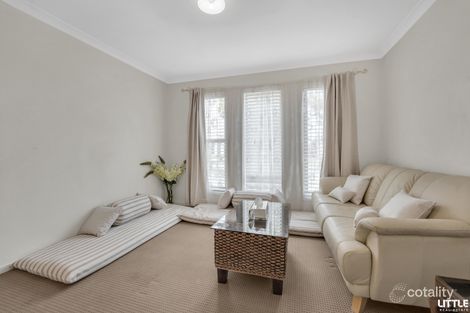 Property photo of 11 Howard Place Deer Park VIC 3023