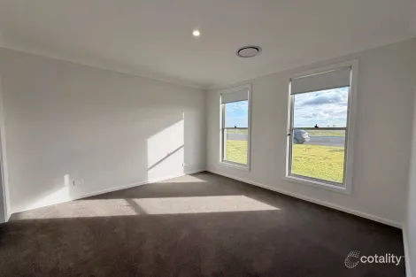 Property photo of 5 Condor Street Forbes NSW 2871