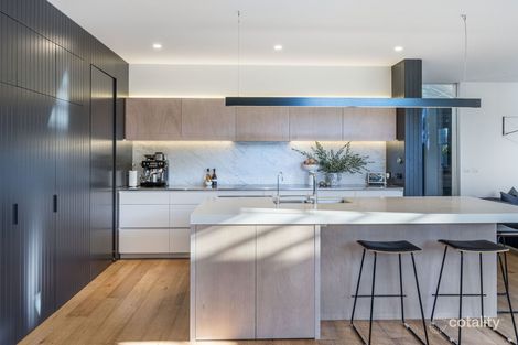 Property photo of 8 Oak Grove Brighton VIC 3186