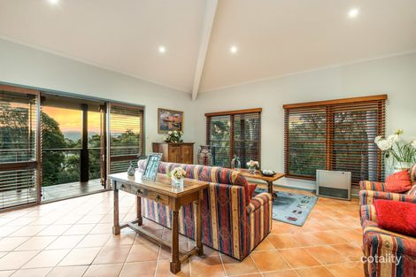 Property photo of 39 Yakaloo Crescent Forresters Beach NSW 2260