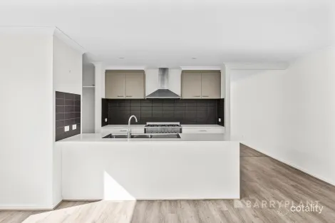 Property photo of 77 Willandra Circuit Warragul VIC 3820