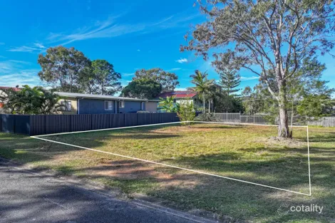 17 Jasper St, Russell Island, QLD 4184