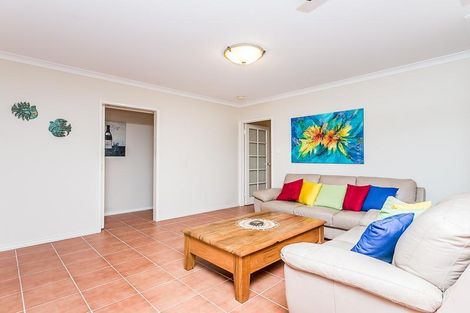 Property photo of 8 Skerne Rise Padbury WA 6025