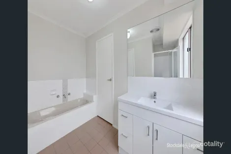 Property photo of 17 Harcourt Square Wyndham Vale VIC 3024