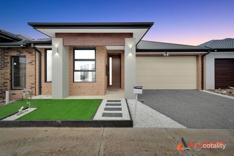 15 Velvet Ave, Rockbank, VIC 3335