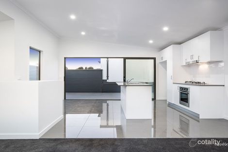 Property photo of 2/5 Gearon Avenue Rowville VIC 3178