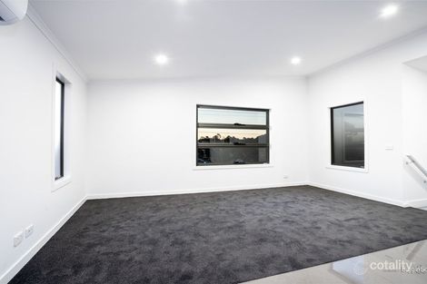 Property photo of 2/5 Gearon Avenue Rowville VIC 3178