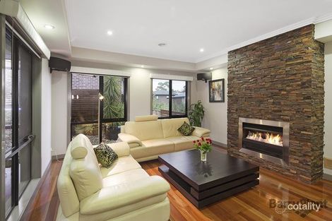 Property photo of 7 Cade Grove Macleod VIC 3085