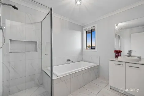 Property photo of 6 Boeing Street Mount Duneed VIC 3217