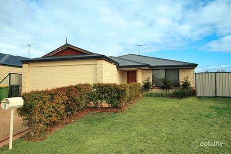 Property photo of 7 Sandbridge Way Meadow Springs WA 6210