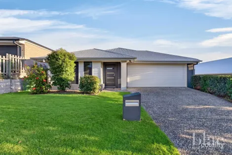 17 Cambridge Way, Ripley, QLD 4306