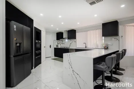 Property photo of 26 Woodbine Loop Tapping WA 6065