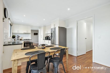 Property photo of 5 Goldsmith Close Endeavour Hills VIC 3802