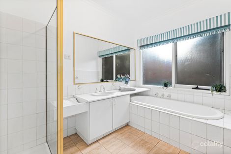 Property photo of 5 Harvell Court Doncaster VIC 3108