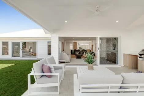 Property photo of 9 Wetherby Street Highfields QLD 4352