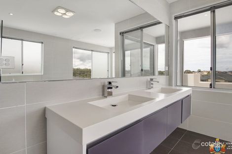 Property photo of 13 Lodi Close West Hoxton NSW 2171