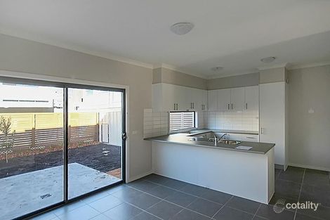 Property photo of 33 Onyx Crescent Officer VIC 3809