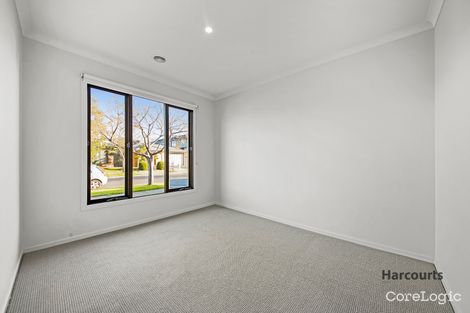 Property photo of 11 Chamberlain Way Williams Landing VIC 3027