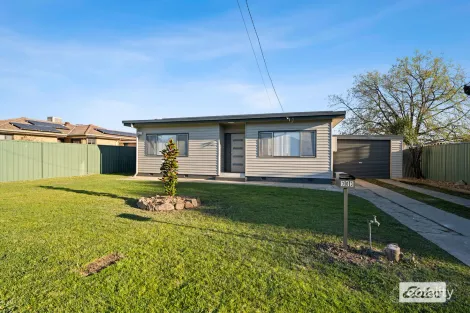 303 Clarence St, Lavington, NSW 2641
