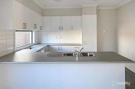 Property photo of 33 Onyx Crescent Officer VIC 3809