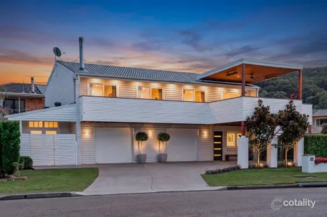 2 The Broadwaters, Tascott, NSW 2250