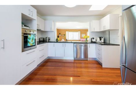 Property photo of 69 Greenmeadow Road Mansfield QLD 4122