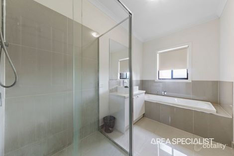 Property photo of 117 Manna Gum Drive Pakenham VIC 3810