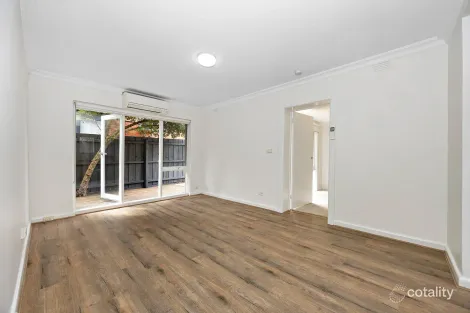 4/76 Mitford St, Elwood, VIC 3184