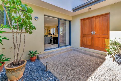Property photo of 1/5 Northpoint Close Robina QLD 4226