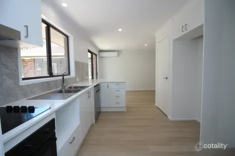 Property photo of 11 Gunyah Grove Ashmore QLD 4214