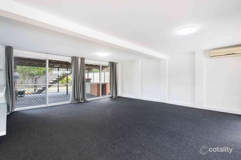 19 Sloane St, Stafford Heights, QLD 4053