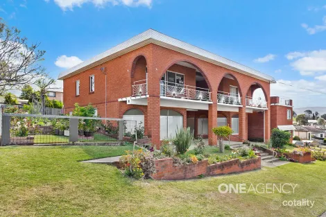 Property photo of 2/2 Bannister Street Dapto NSW 2530