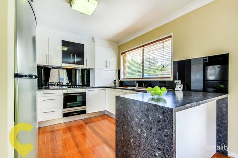 Property photo of 8 Honeysuckle Street Mansfield QLD 4122