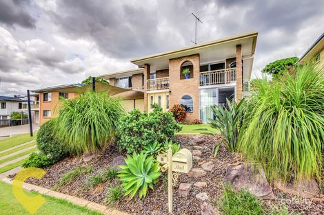 Property photo of 8 Honeysuckle Street Mansfield QLD 4122