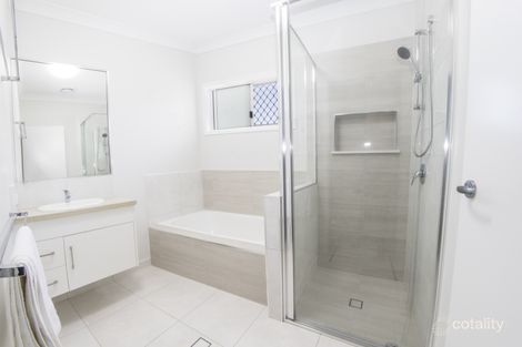 Property photo of 18 Supplejack Court Mount Low QLD 4818