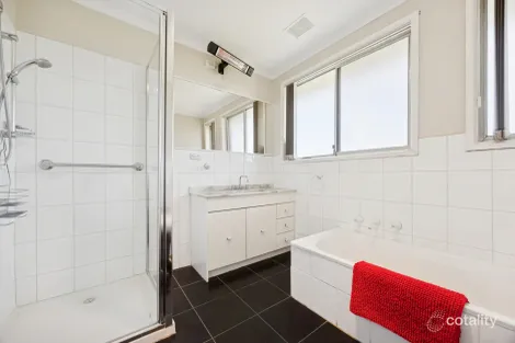 Property photo of 35 Pasadena Crescent Bentleigh East VIC 3165