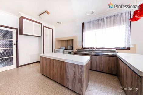 Property photo of 21 Chatsworth Avenue Ardeer VIC 3022