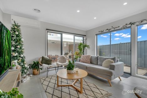 Property photo of 11/13 Fishburn Grove Harkness VIC 3337