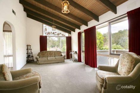 Property photo of 2 Jinkana Grove Eltham VIC 3095