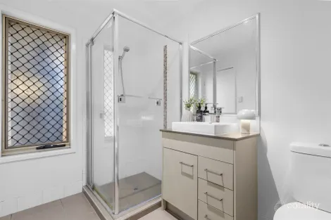 Property photo of 11 Sanctuary Place Upper Kedron QLD 4055