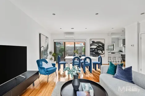 2/3 Chris Ct, Oak Park, VIC 3046