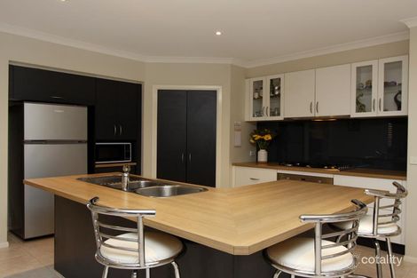 Property photo of 7 Burrendong Street Manor Lakes VIC 3024
