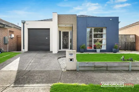 8 SUMAC WAY, EPPING, VIC 3076