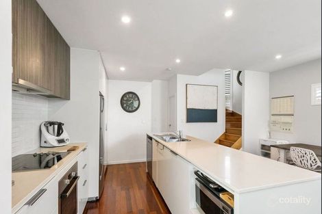 Property photo of 2/298 Hawthorne Road Hawthorne QLD 4171