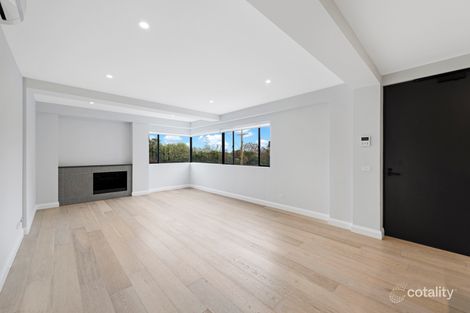 Property photo of 101/51 Ormond Esplanade Elwood VIC 3184