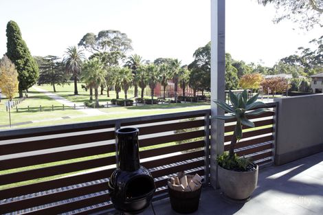 Property photo of 2/40 Springthorpe Boulevard Macleod VIC 3085