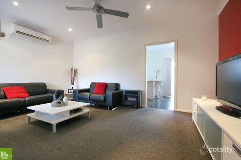 Property photo of 2/18A Central Avenue Oak Flats NSW 2529